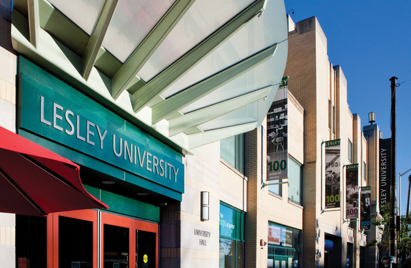 Photo of University Hall exterior 