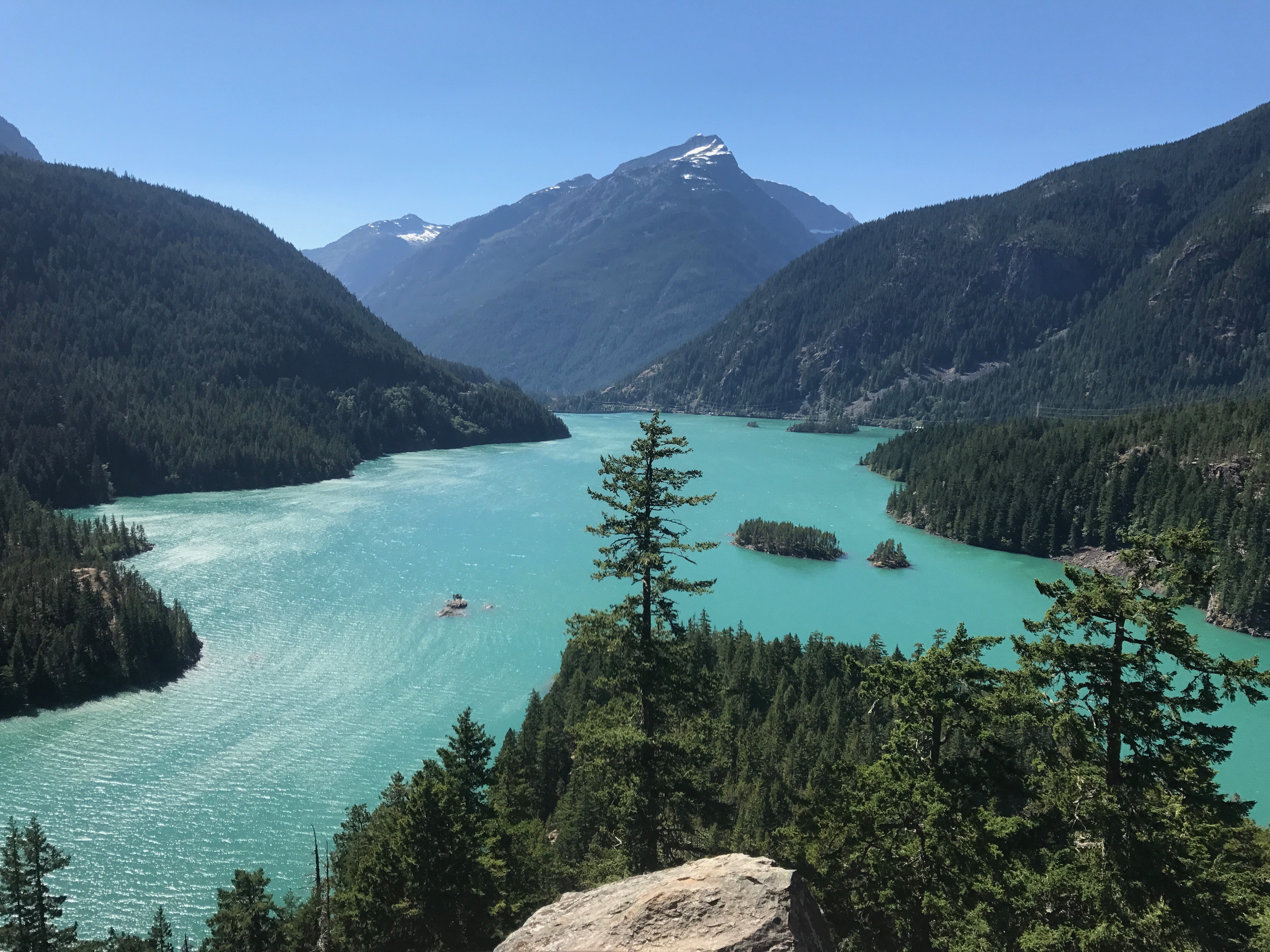The blue water of Diablo Lake at Cascades National Park