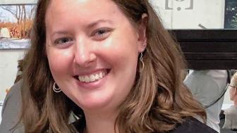 Carolyn Peterson headshot