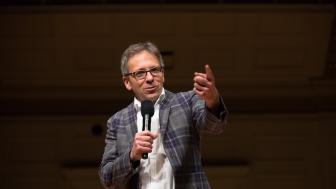 Ian Bremmer speaking on stage