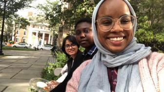 Students Najifa Tanjeem, Mecivir-Tersoo-Ivase and Rianne-Elsadig pose for a selfie outside at Yale