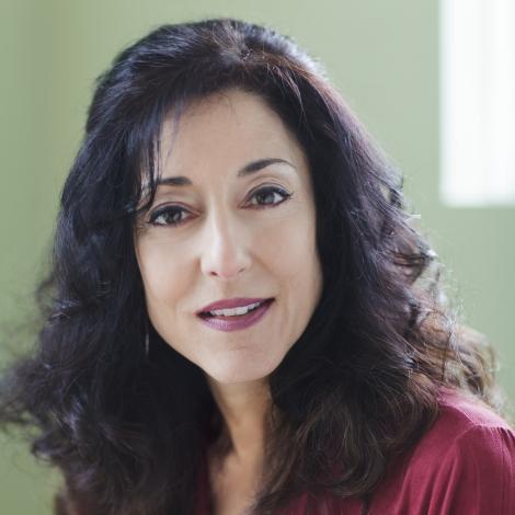 headshot of vicki adjami 