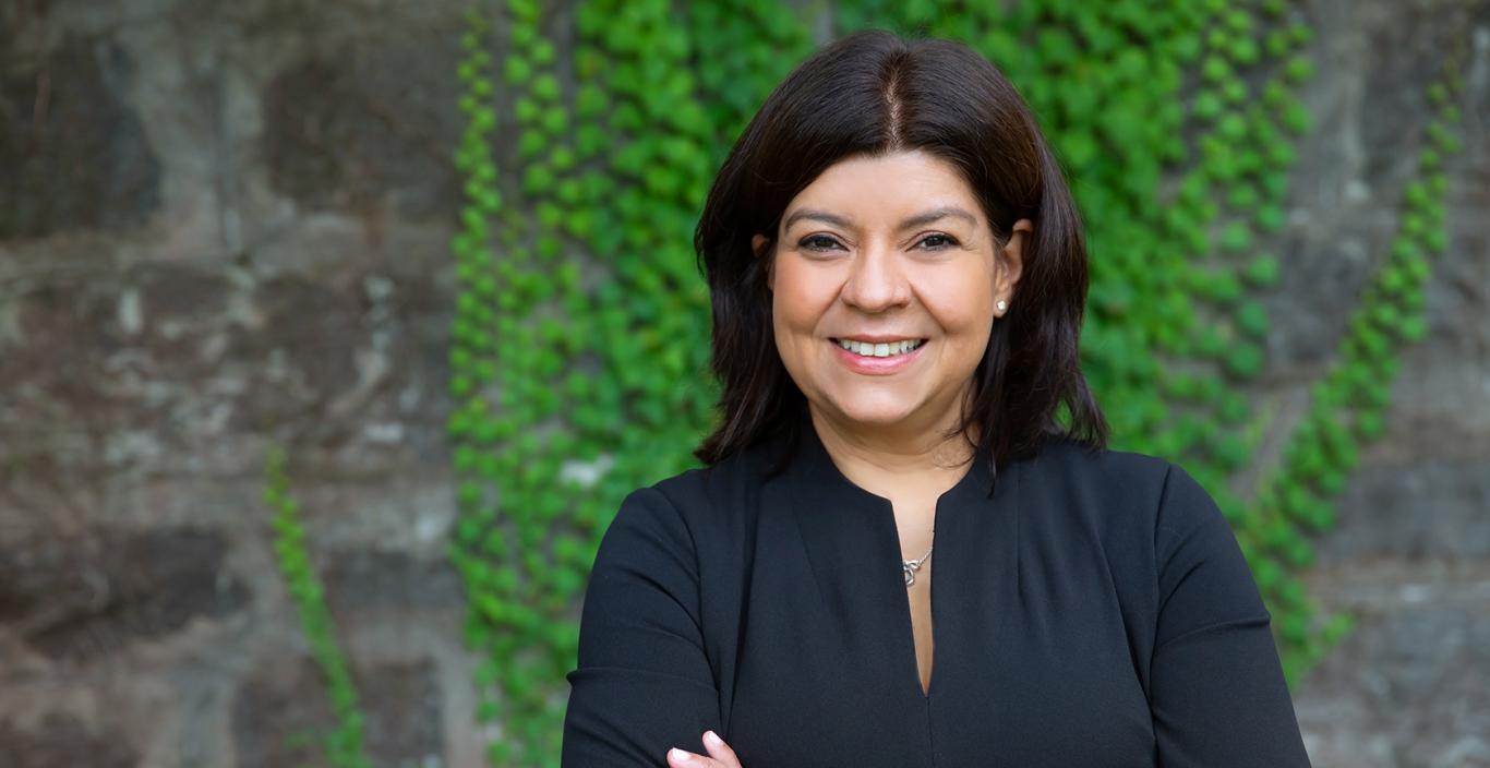 A headshot of Veronica Jorge-Curtis