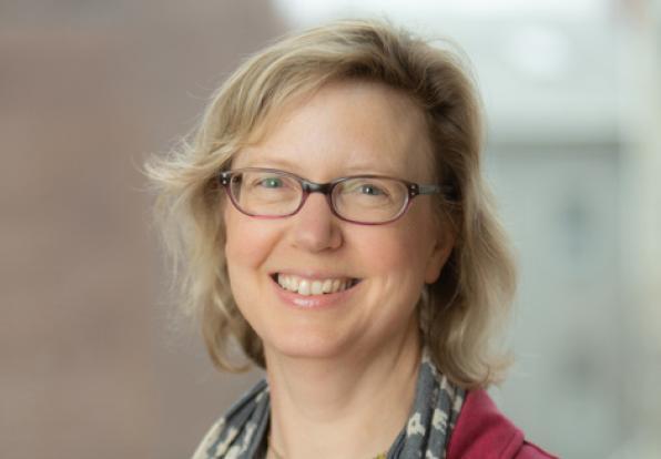 Lisa O'Neill Headshot