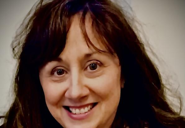 Maureen Creegan-Quinquis headshot