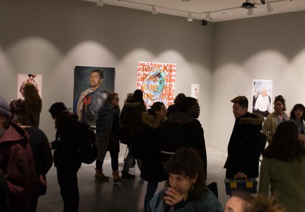 raizes gallery with crowd of students